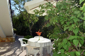  Apartment Ugljan 8493b  Сутомишцица